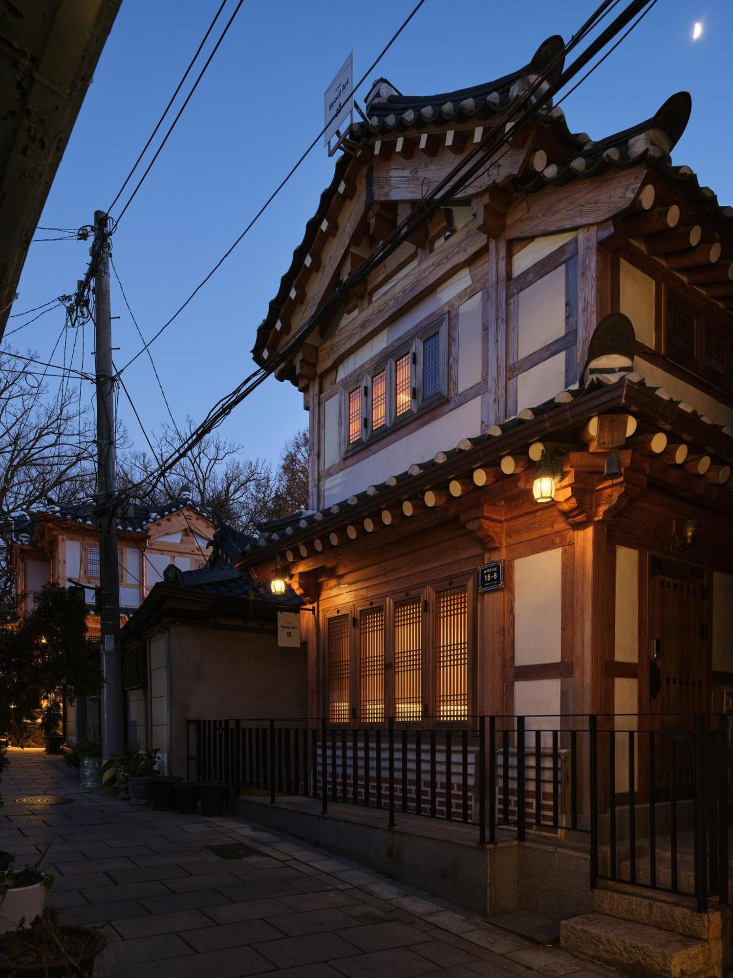 The Korean Traditional Hanok In Downtown Seoul For Convenient Public Transportation - Seoul Ari エクステリア 写真